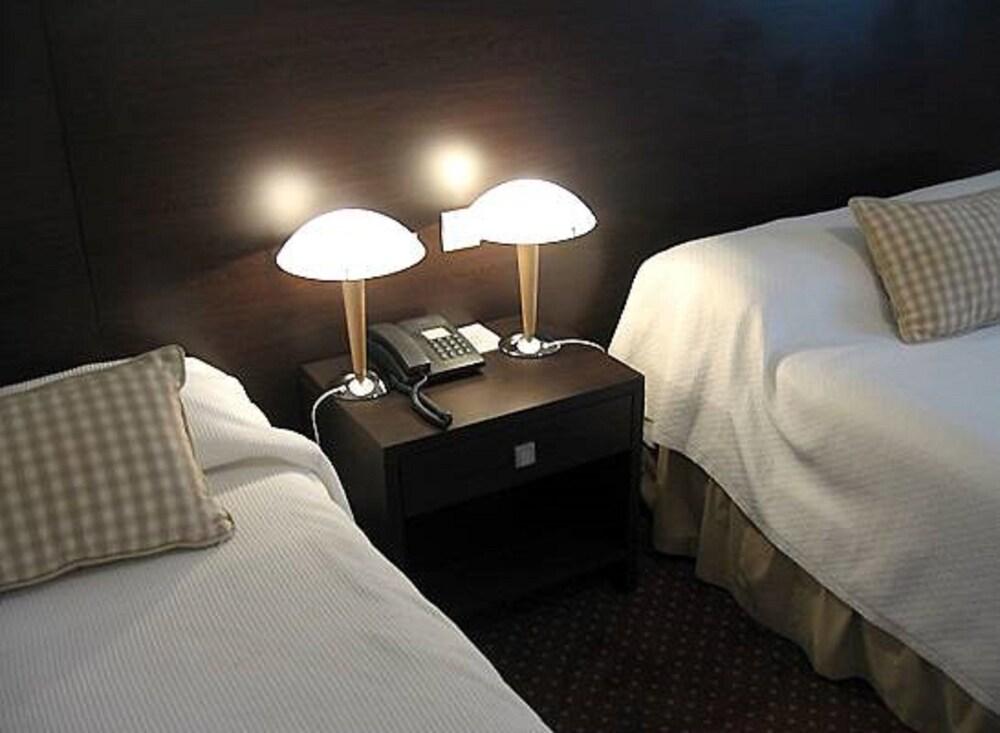 Hotel Val Flores Logis Biarritz Esterno foto